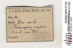 Etiketten zu Glas (NHMW-MIN-O126)